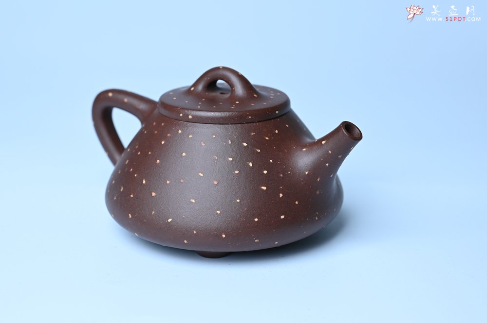 紫砂壶图片：潜力股周小培 特好老紫泥铺砂全手工子冶石瓢 - 全手工紫砂壶网