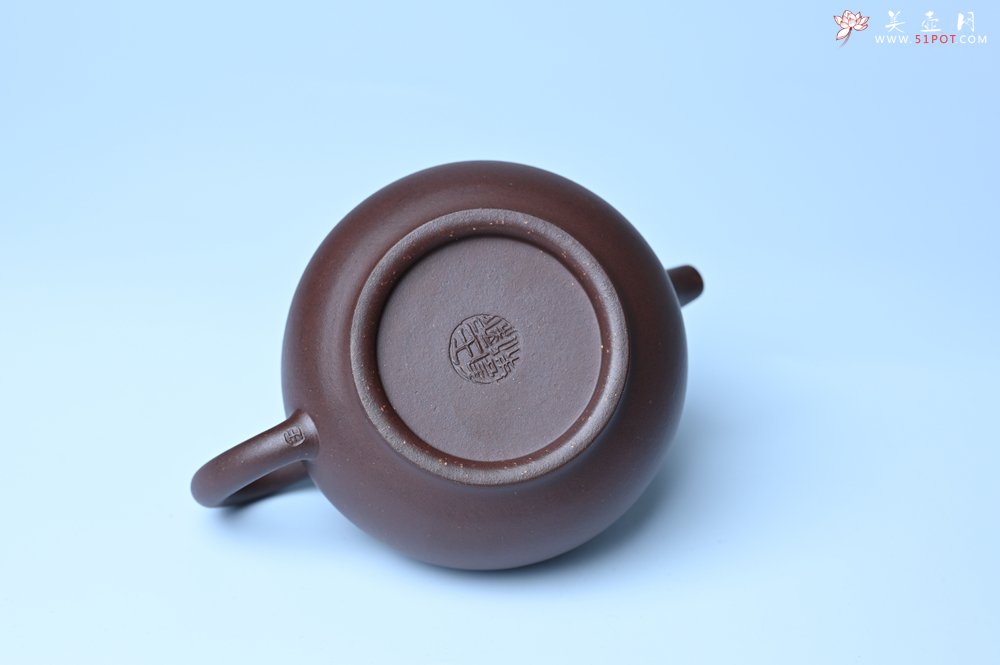 紫砂壶图片：美壶特惠 潜力股王老师 全手工刹凹成型单片拍打老紫泥潘壶 - 全手工紫砂壶网