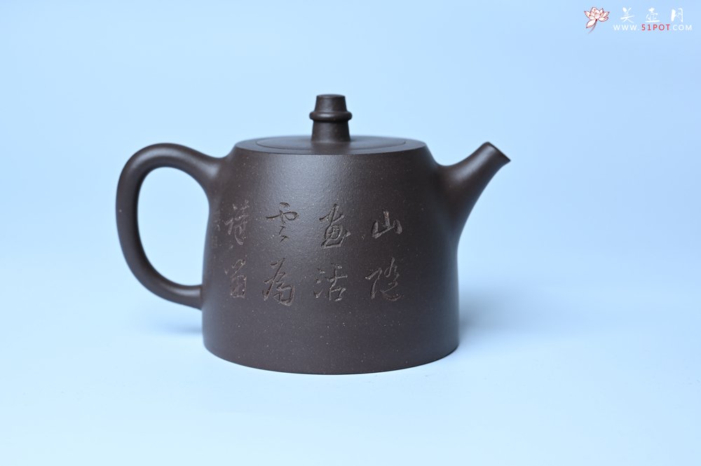 紫砂壶图片：美壶特惠 老紫泥精致山水汉铎壶 茶人醉爱 - 全手工紫砂壶网