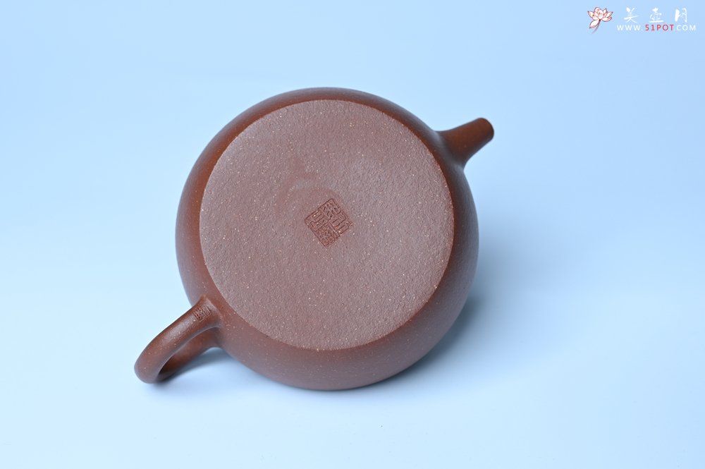 紫砂壶图片：美壶特惠 优质红降坡泥大口玉扁壶 茶人醉爱 - 全手工紫砂壶网