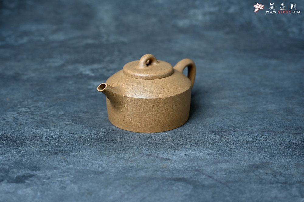 紫砂壶图片：美壶特惠 优质黄金段泥镜瓦壶 茶人醉爱 - 全手工紫砂壶网