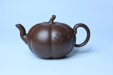 紫砂壶图片：美壶特惠 特好老紫泥南瓜壶 肌理丰富生动 茶人醉爱 - 全手工紫砂壶网