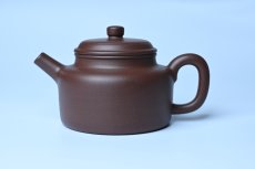 紫砂壶图片：美壶特惠 朱英尘全手工紫砂壶特好底槽青德中壶 茶壶 茶具 单壶 - 全手工紫砂壶网