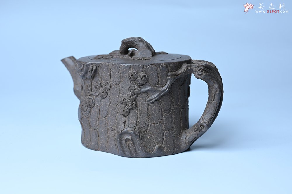 紫砂壶图片：美壶特惠 精致青段泥全松皮 全手工松桩壶 肌理丰富 特文气 - 全手工紫砂壶网