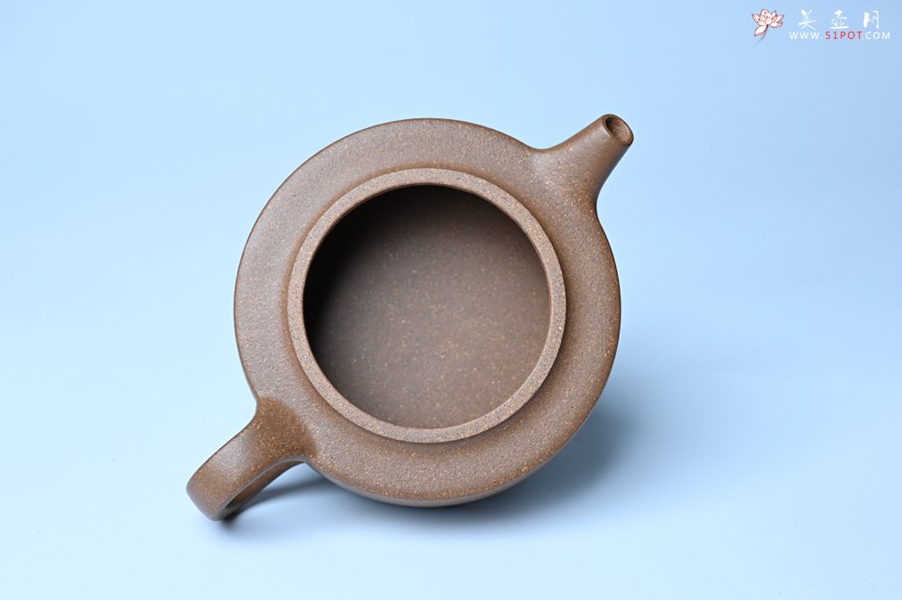 紫砂壶图片：美壶特惠  精工老段周盘壶 小壶难做 易泡养 杀茶利器 - 全手工紫砂壶网