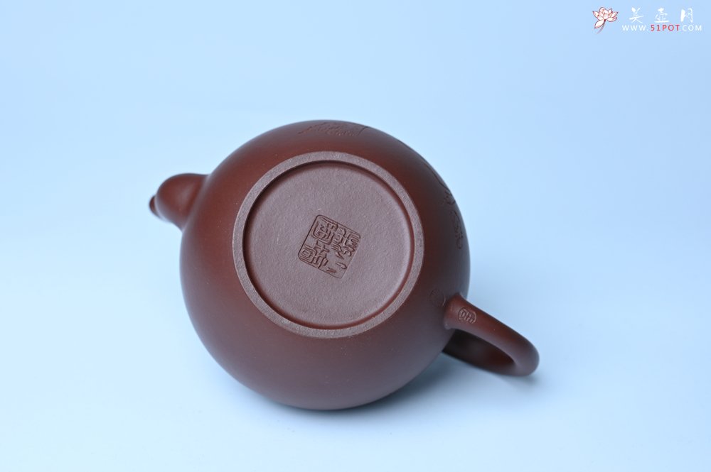 紫砂壶图片：油润黄龙山4号深井红皮龙 全手工高灯壶 文气装饰人物 道法自然 - 全手工紫砂壶网