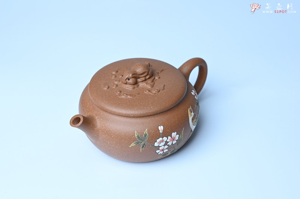 紫砂壶图片：美壶特惠 优质降坡泥花鸟听兔壶 茶人醉爱 - 全手工紫砂壶网