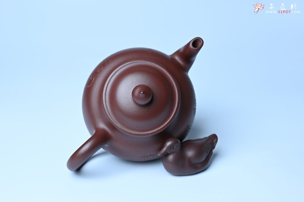 紫砂壶图片：油润黄龙山4号深井红皮龙 全手工高灯壶 文气装饰人物 道法自然 - 全手工紫砂壶网