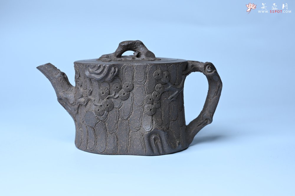 紫砂壶图片：美壶特惠 精致青段泥全松皮 全手工松桩壶 肌理丰富 特文气 - 全手工紫砂壶网