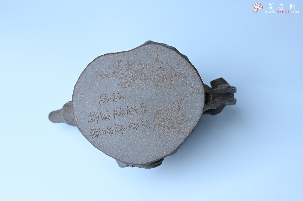 紫砂壶图片：美壶特惠 精致青段泥全松皮 全手工松桩壶 肌理丰富 特文气 - 全手工紫砂壶网