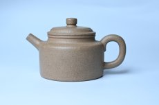 紫砂壶图片：高温油润黄龙山本山老段泥 全手工德中壶 做工特好 - 全手工紫砂壶网