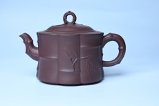 紫砂壶图片：美壶特惠 紫砂壶手工手制优质紫泥八段竹壶 茶人醉爱 - 全手工紫砂壶网