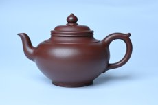 紫砂壶图片：潜力股周小培老师 4号井深井红皮龙全手工笑樱壶 养后特润 期待与您结缘 - 全手工紫砂壶网