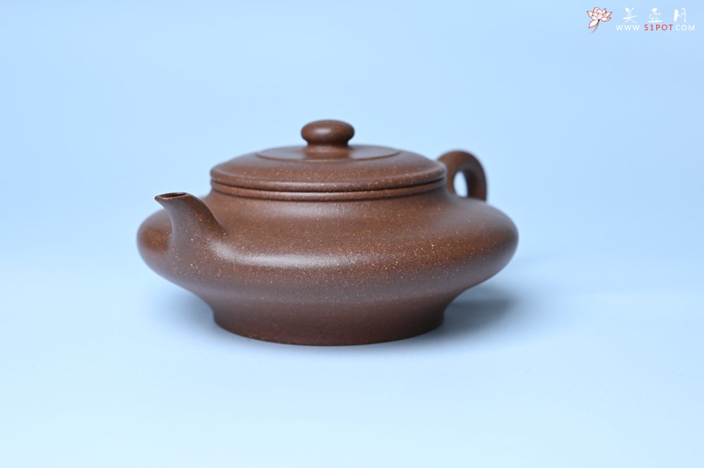 紫砂壶图片：潜力股周小培 特好文革老紫泥 全手工虚扁壶 难度大 好壶期待与您结缘 - 全手工紫砂壶网