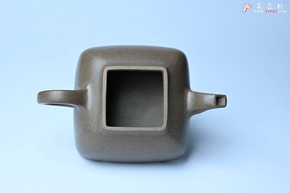 紫砂壶图片：实力派张海艳全手工蟹壳老青段泥精工弧菱壶 - 全手工紫砂壶网