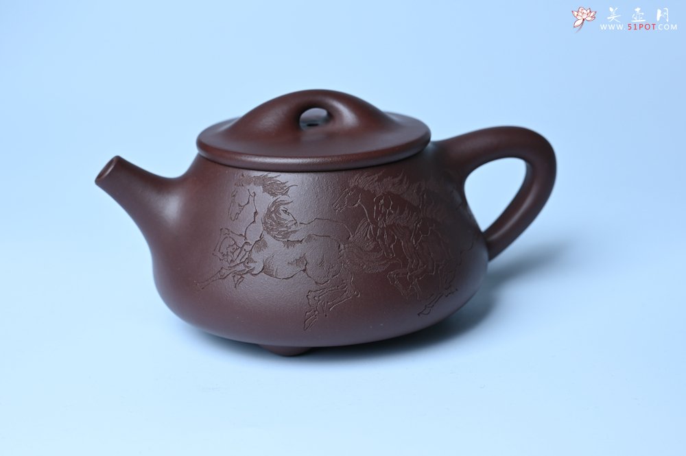 紫砂壶图片：实力派周斌 优质底槽青全手工精工满瓢壶  范小君徒杨志超装饰七骏图 - 全手工紫砂壶网