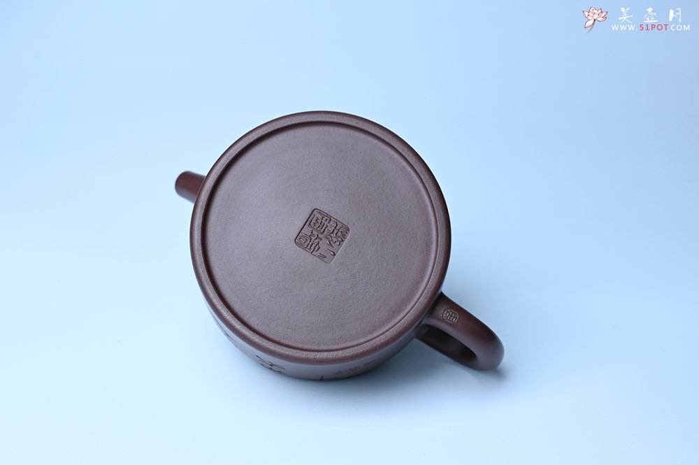 紫砂壶图片：油润底曹青 全手工德中茶壶 装饰人物特文气 - 全手工紫砂壶网