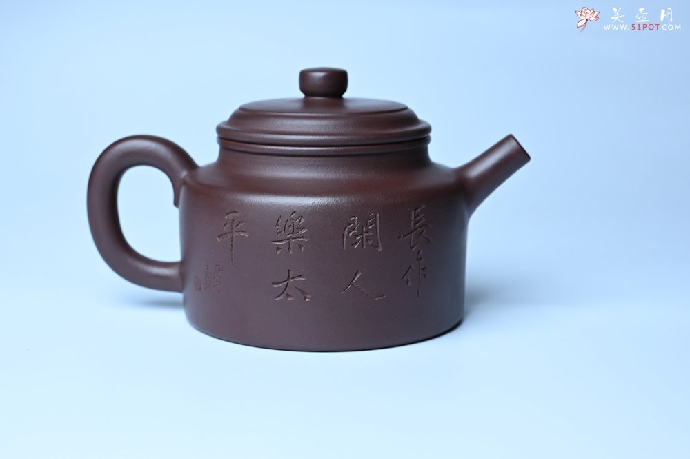 紫砂壶图片：油润底曹青 全手工德中茶壶 装饰人物特文气 - 全手工紫砂壶网