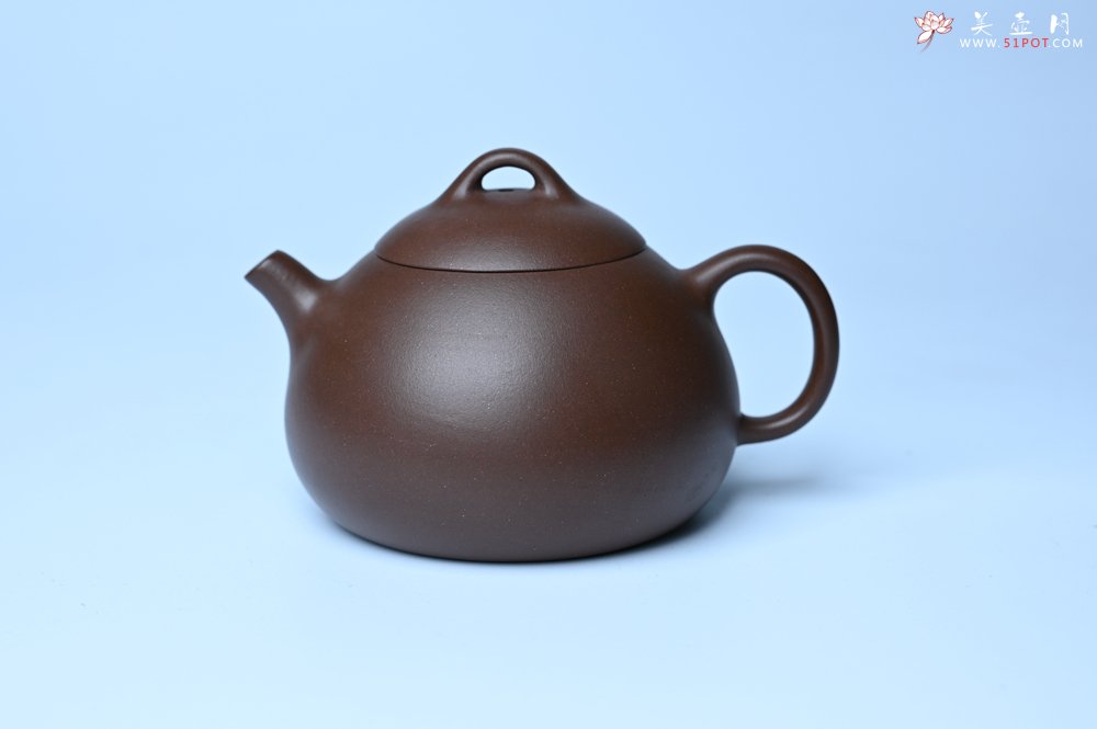 紫砂壶图片：美壶特惠 特好老紫泥小半月 茶人醉爱 - 全手工紫砂壶网