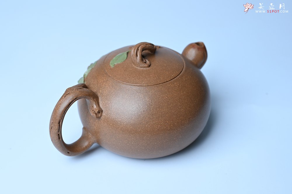 紫砂壶图片：美壶特惠 潜力股董静老师精品老段泥双色寿桃壶 茶人醉爱 - 全手工紫砂壶网