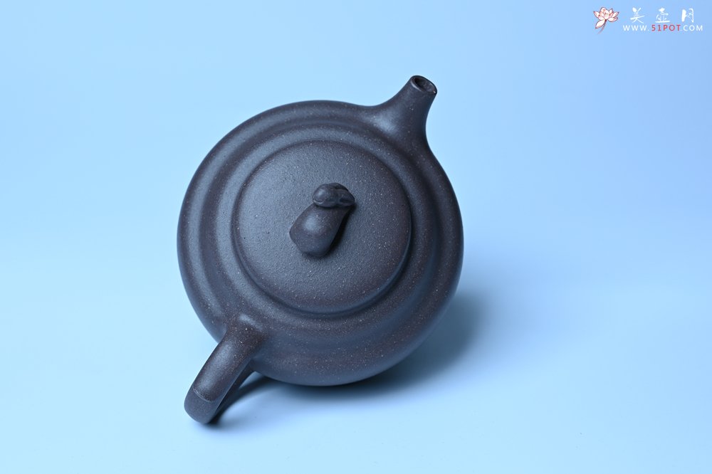紫砂壶图片：美壶特惠 精品青灰泥玉兔紫砂壶 茶人醉爱 - 全手工紫砂壶网