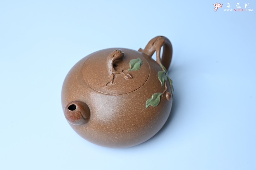 紫砂壶图片：美壶特惠 潜力股董静老师精品老段泥双色寿桃壶 茶人醉爱 - 全手工紫砂壶网