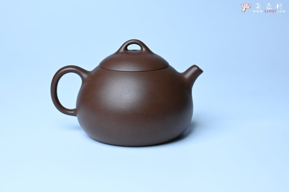 紫砂壶图片：美壶特惠 特好老紫泥小半月 茶人醉爱 - 全手工紫砂壶网