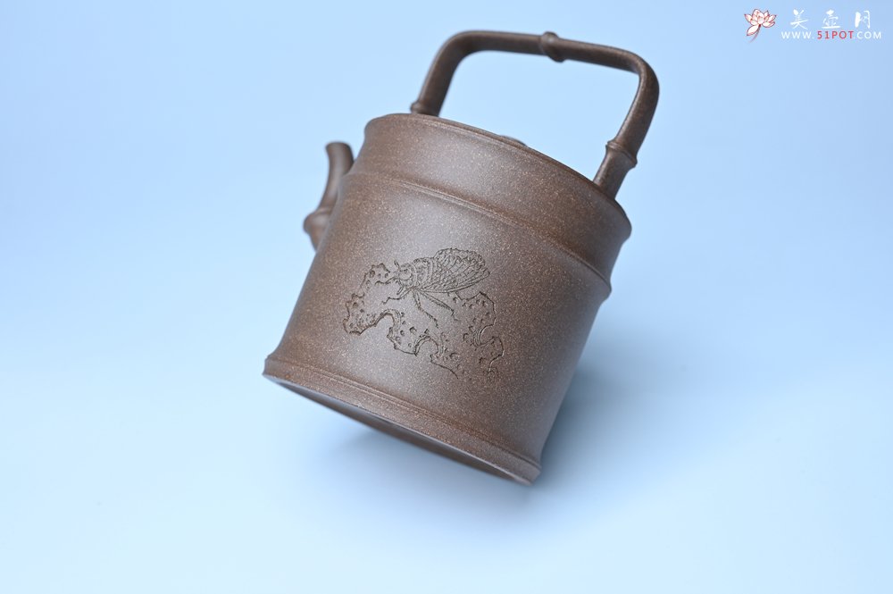 紫砂壶图片：美壶特惠 特好老段泥 精工知（知了）足（竹子）提梁 挺拔秀雅 - 全手工紫砂壶网