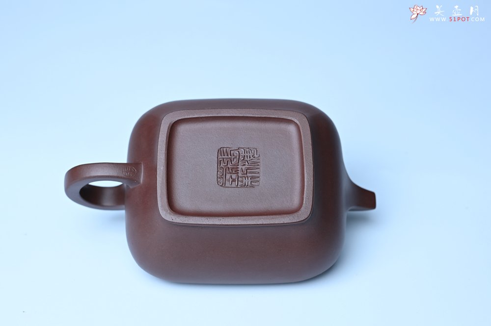 紫砂壶图片：油润老紫泥全手工精工小四方虚扁壶 - 全手工紫砂壶网