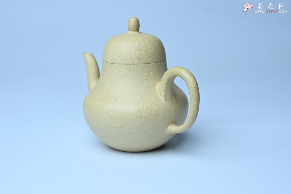 紫砂壶图片：美壶特惠 纯净本绿梨形壶 茶人醉爱 - 全手工紫砂壶网