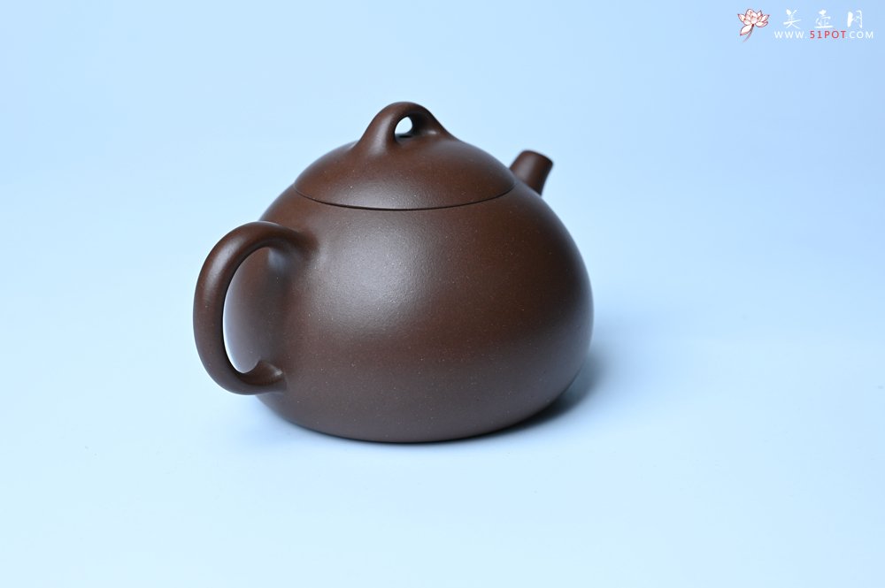 紫砂壶图片：美壶特惠 特好老紫泥小半月 茶人醉爱 - 全手工紫砂壶网