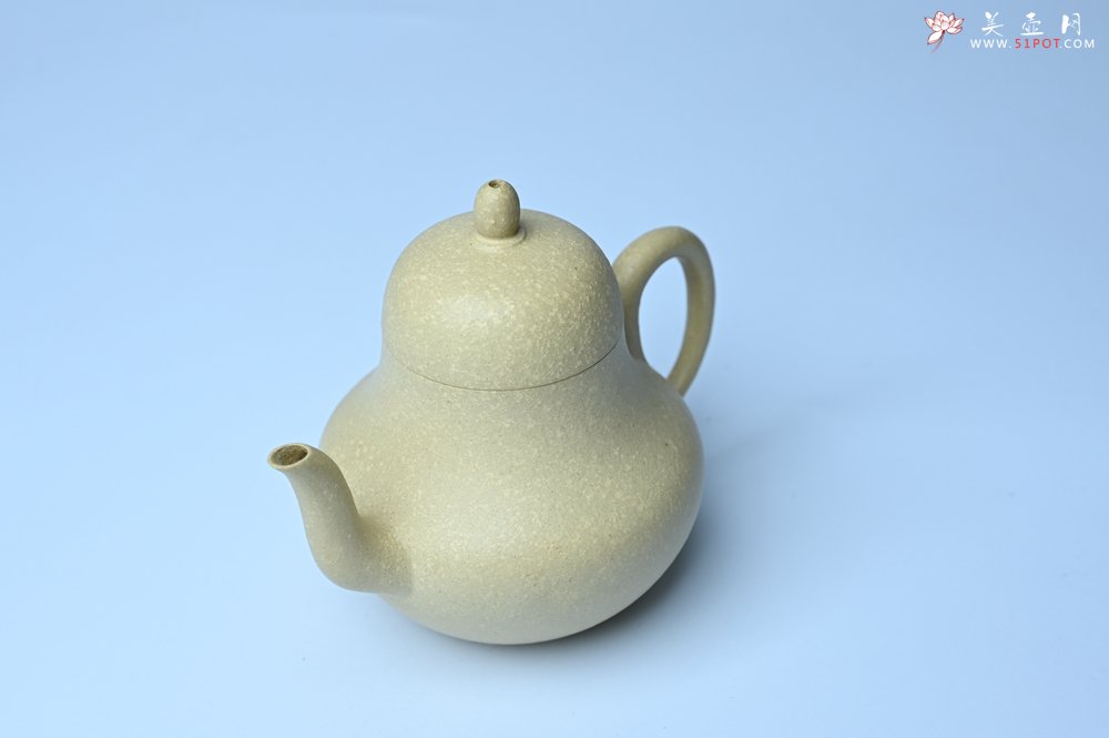 紫砂壶图片：美壶特惠 纯净本绿梨形壶 茶人醉爱 - 全手工紫砂壶网