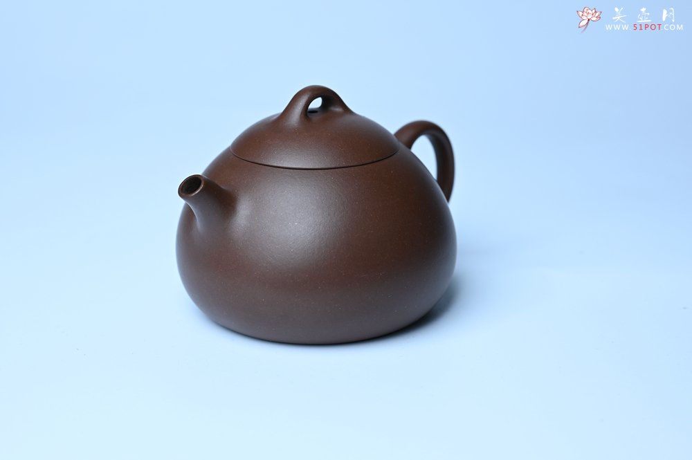 紫砂壶图片：美壶特惠 特好老紫泥小半月 茶人醉爱 - 全手工紫砂壶网