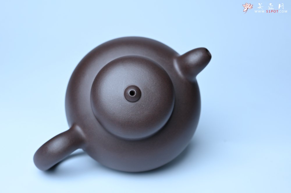 紫砂壶图片：美壶特惠 精致优质黑星土道洪风格德福壶 茶人醉爱 - 全手工紫砂壶网