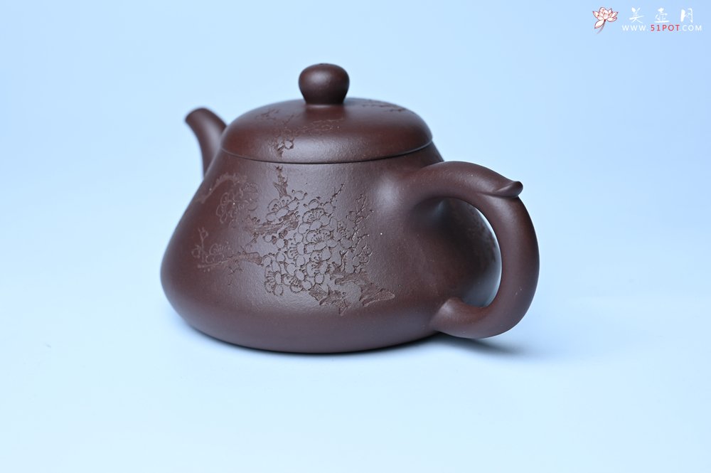 紫砂壶图片：潜力股周小培老师 全手工底槽青缘德壶 装饰通转梅花特文气 期待与您结缘 - 全手工紫砂壶网