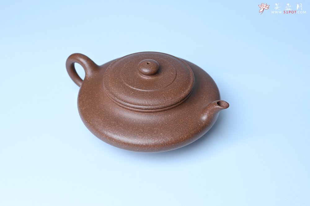 紫砂壶图片：潜力股周小培 特好文革老紫泥 全手工虚扁壶 难度大 好壶期待与您结缘 - 全手工紫砂壶网