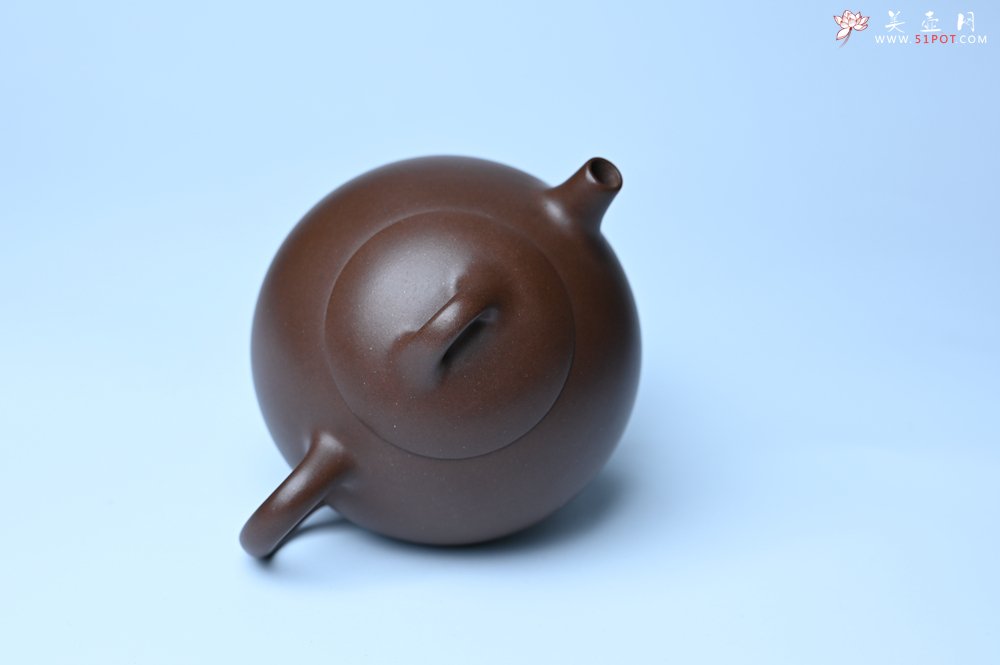 紫砂壶图片：美壶特惠 特好老紫泥小半月 茶人醉爱 - 全手工紫砂壶网