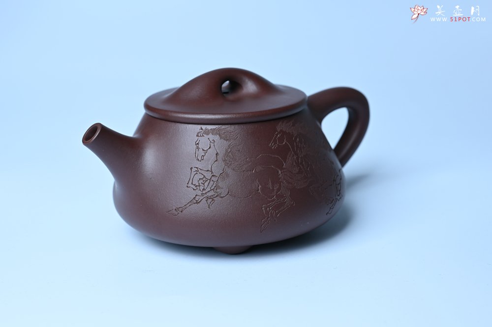 紫砂壶图片：实力派周斌 优质底槽青全手工精工满瓢壶  范小君徒杨志超装饰七骏图 - 全手工紫砂壶网