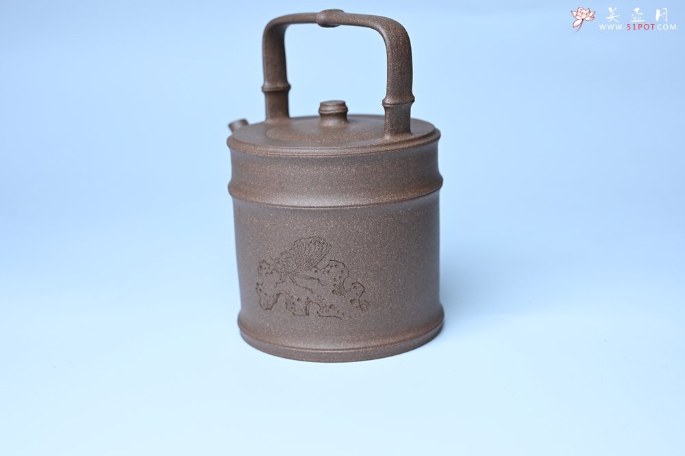 紫砂壶图片：美壶特惠 特好老段泥 精工知（知了）足（竹子）提梁 挺拔秀雅 - 全手工紫砂壶网