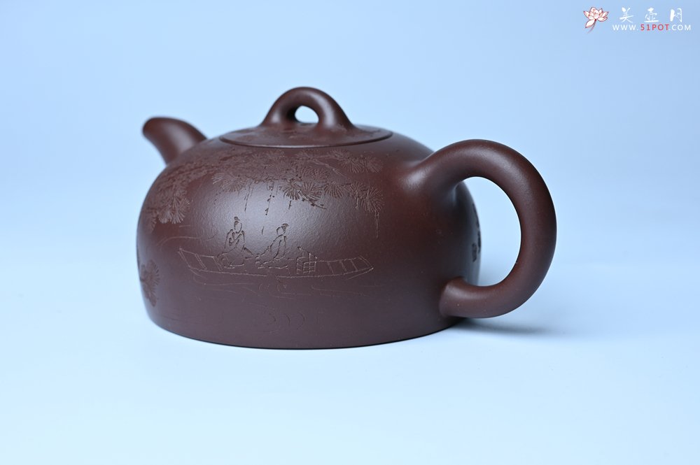 紫砂壶图片：油润底槽清 卡盖难度相当大 全手工半月紫砂壶  君臣一梦,今古空名 但远山长,云山乱,晓山青 - 全手工紫砂壶网