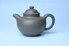 紫砂壶图片：美壶特惠 精致青段大亨掇只壶 茶人醉爱 - 全手工紫砂壶网