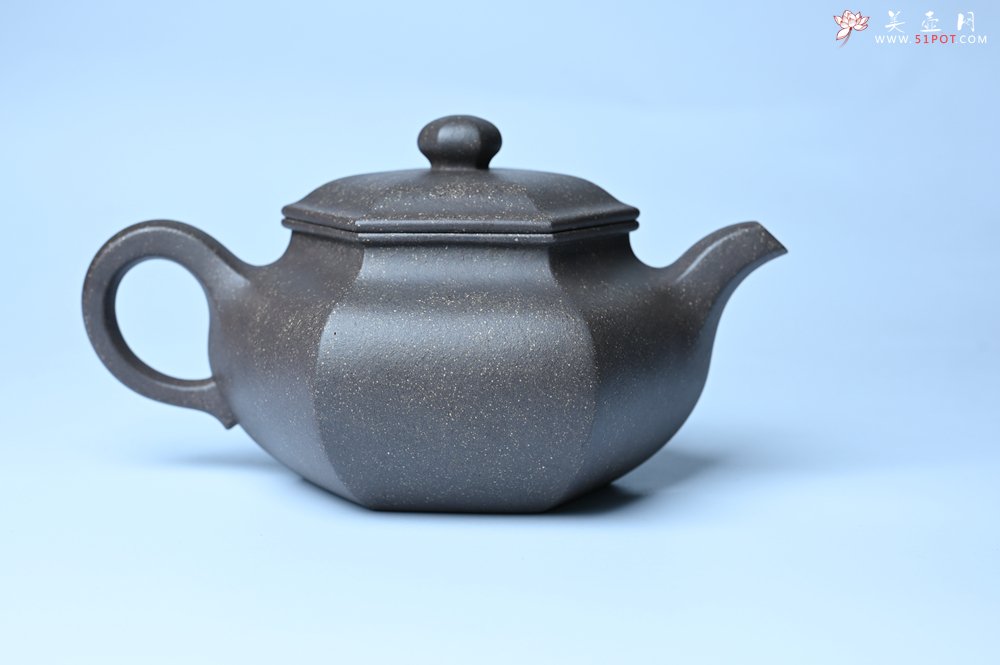 紫砂壶图片：实力派张海艳全手工精工老青灰泥六方仿古壶 气势磅礴 线面挺括平正 - 全手工紫砂壶网