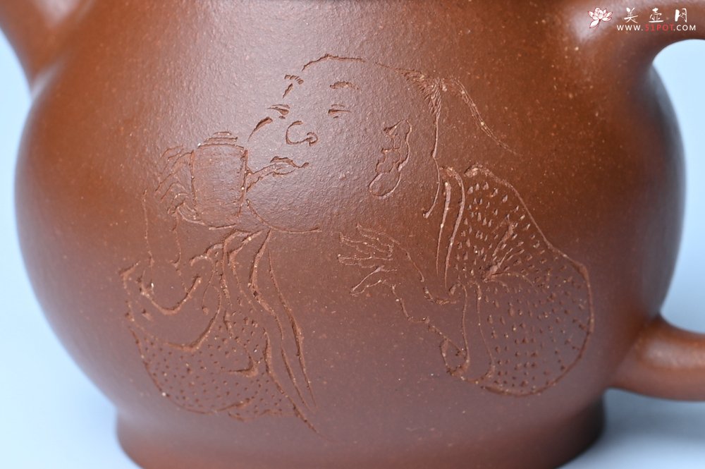 紫砂壶图片：美壶特惠 王老师 全手工红降坡泥潘壶 国助工 易轩 范小君徒杨志老师刻绘 装饰小富贵特文气 - 全手工紫砂壶网