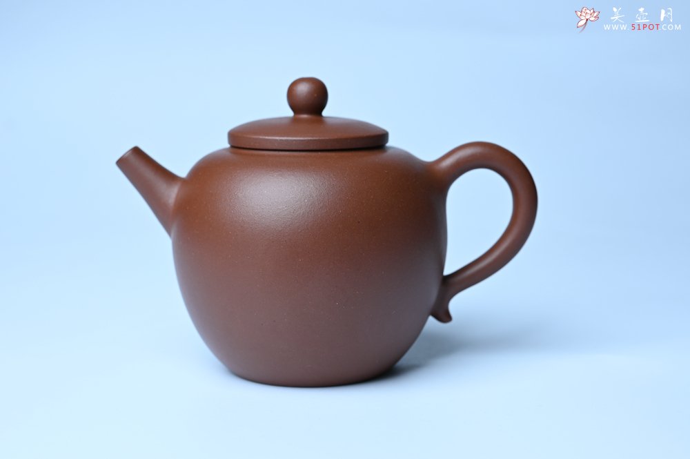 紫砂壶图片：毛国强入室弟子黄云初 特好老紫泥清莲壶 何水法书法清白 刘世涛伯陶刻 - 全手工紫砂壶网