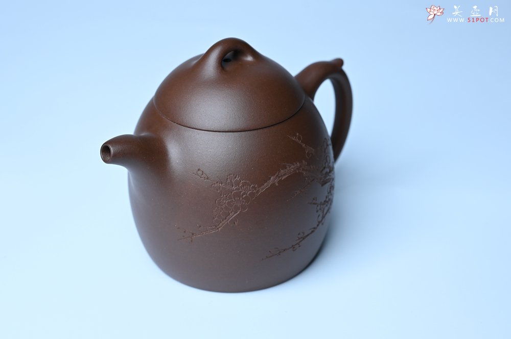 紫砂壶图片：美壶福利特惠 精致特好老紫泥秦权壶 刻梅花 特文气 - 全手工紫砂壶网
