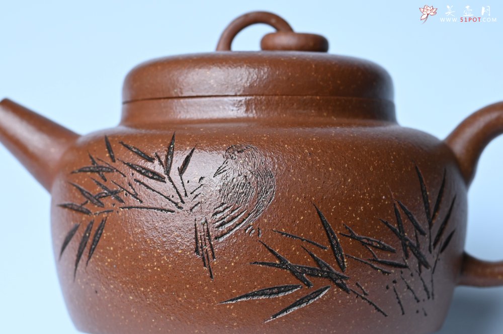 紫砂壶图片：美壶特惠 养过油润降坡泥圈钮德中壶 茶人醉爱 - 全手工紫砂壶网