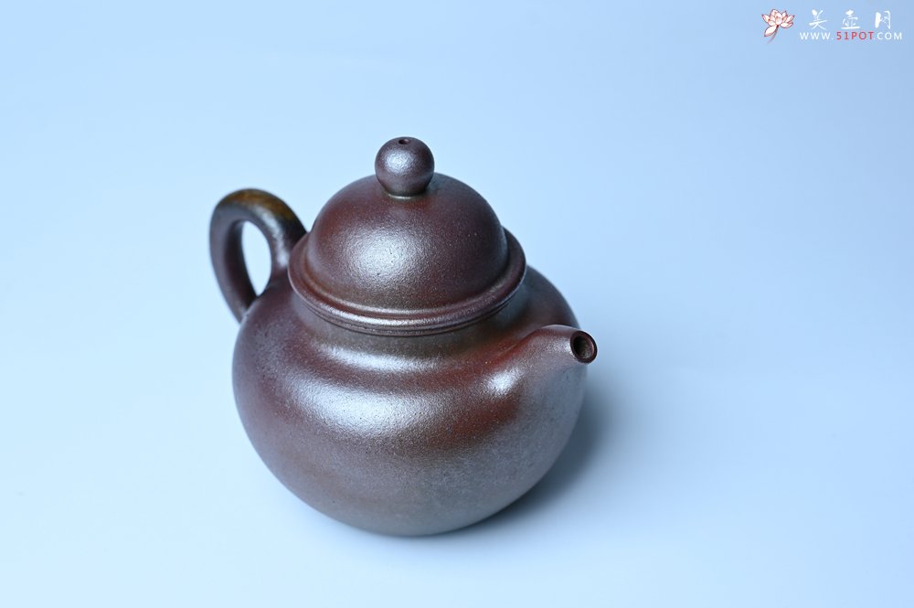 紫砂壶图片：美壶特惠 精致柴烧青灰泥掇球壶 茶人醉爱 - 全手工紫砂壶网