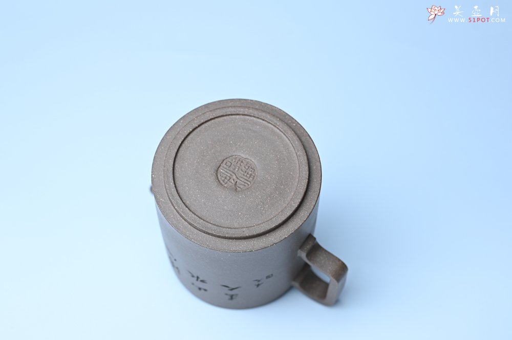 紫砂壶图片：美壶特惠 蠡墅大水潭深井老天青泥 精致圆础壶 装饰山水 茶人醉爱 - 全手工紫砂壶网