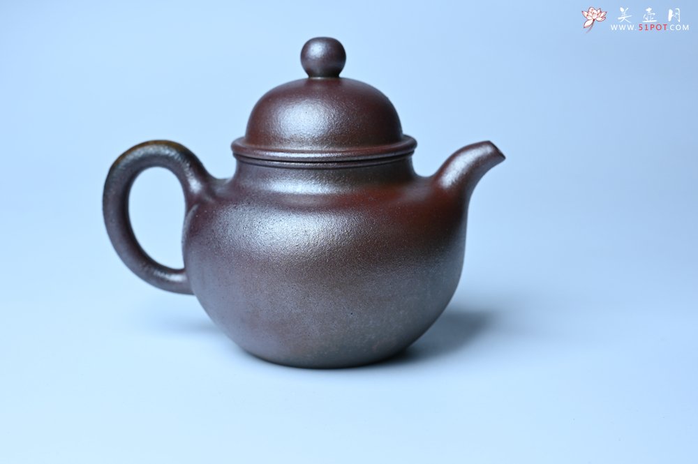 紫砂壶图片：美壶特惠 精致柴烧青灰泥掇球壶 茶人醉爱 - 全手工紫砂壶网