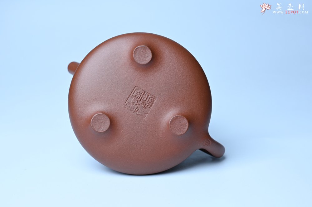 紫砂壶图片：特好底曹青 全手工小子冶石瓢 抚琴看修竹 装饰特文气 期待与亲结缘 - 全手工紫砂壶网